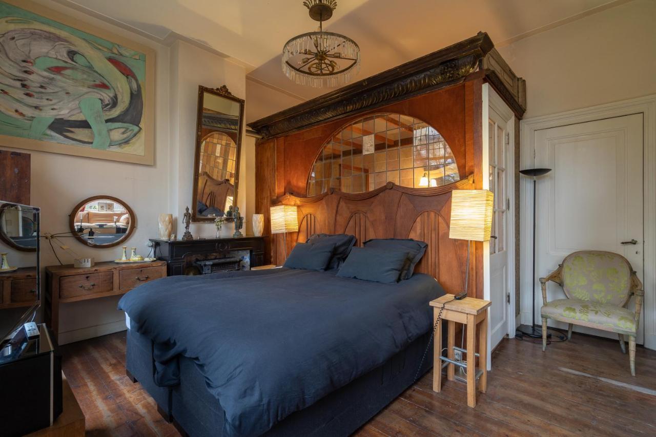 Huis Met De Leeuwenkoppen Dieren Extérieur photo